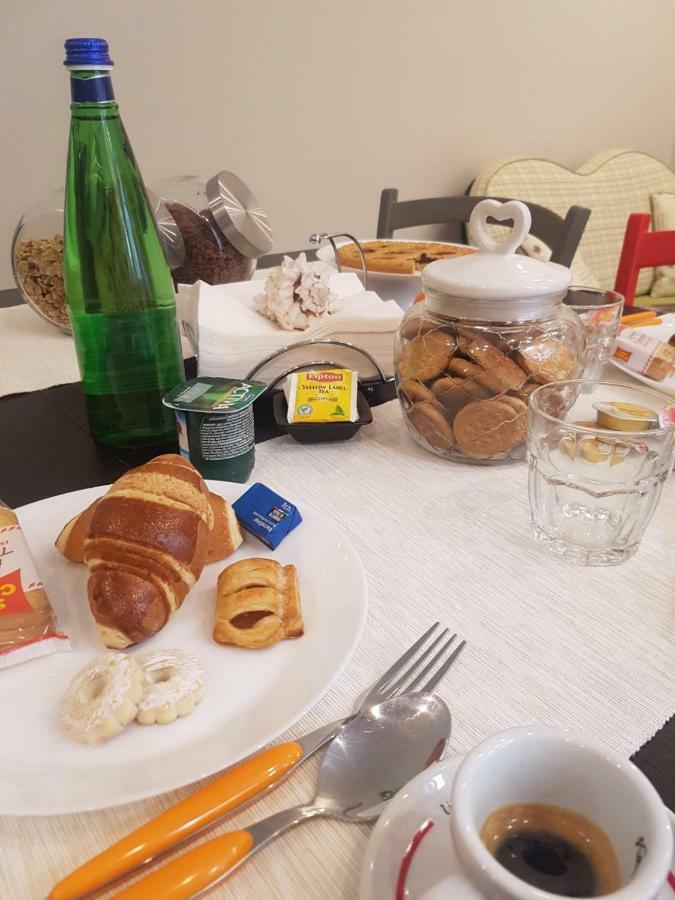 Starita Bed & Pizza Bed and Breakfast Napoli Eksteriør billede